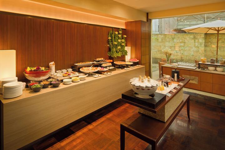Dining 63 of 105