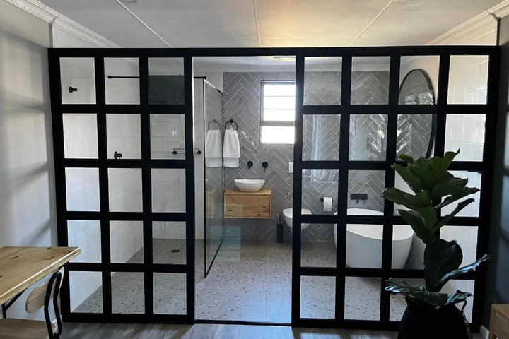 Room 2 of 5