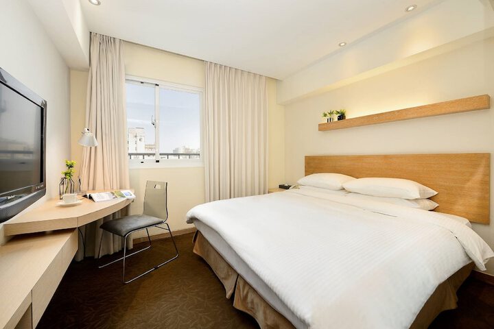 Room 26 of 60