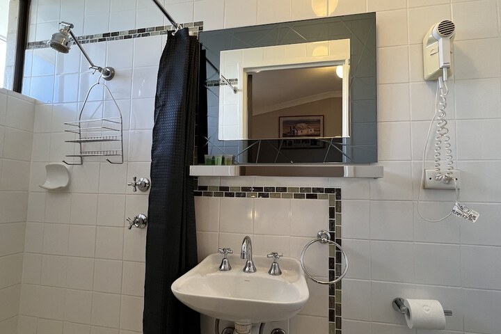 Room 20 of 23