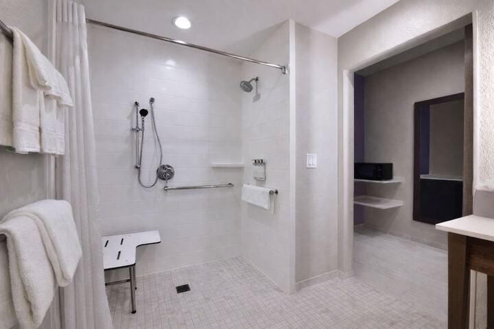 Room 13 of 52