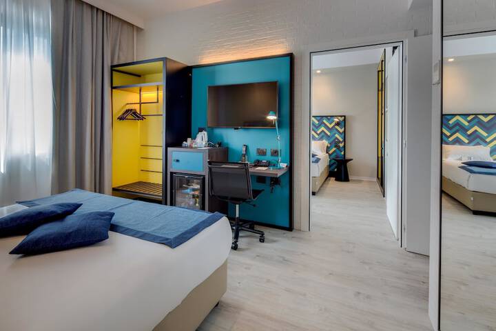 Room 12 of 65