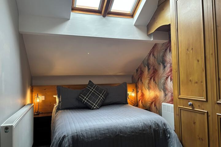 Room 10 of 24