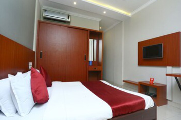 Room 26 of 28
