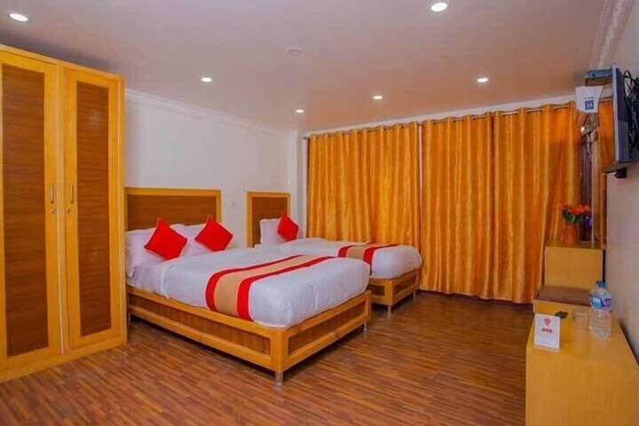 Room 4 of 20