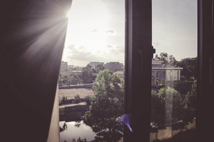 Room 6 of 10