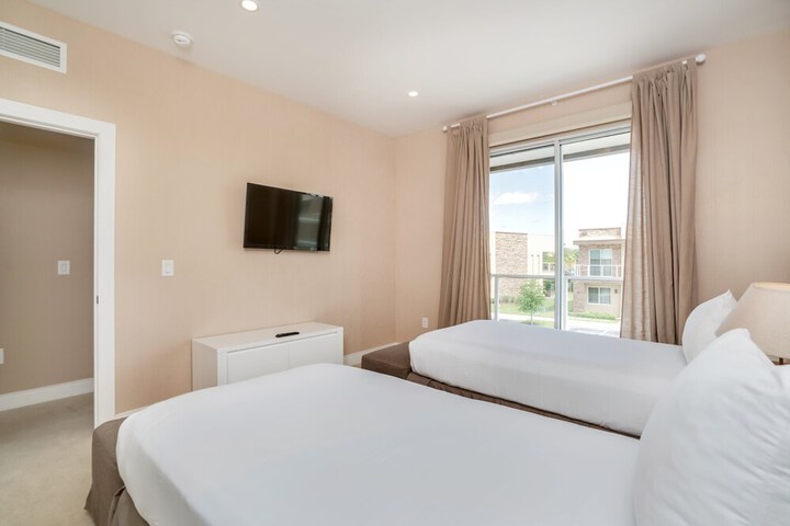 Room 4 of 36