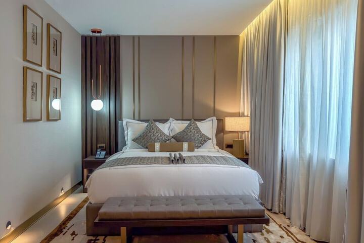 Room 53 of 179