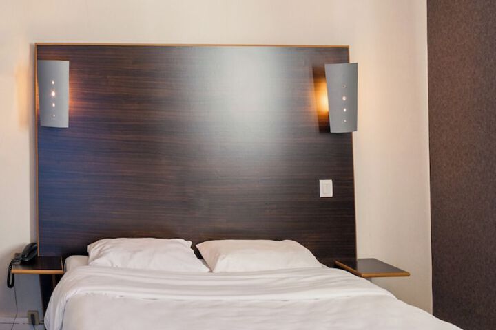 Room 11 of 29