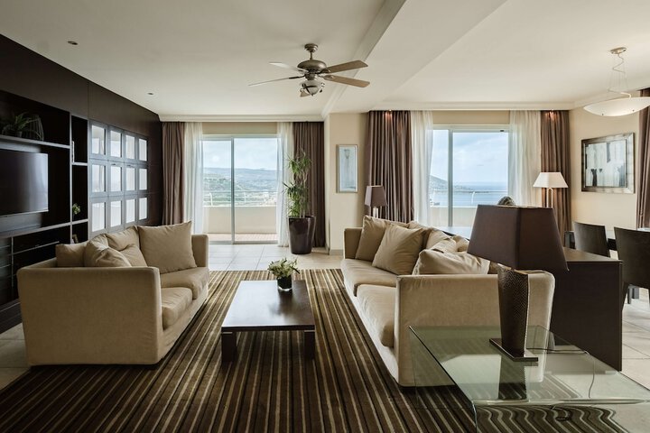 Room 36 of 233