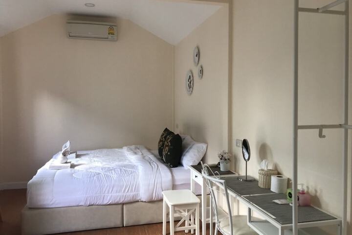 Room 12 of 113
