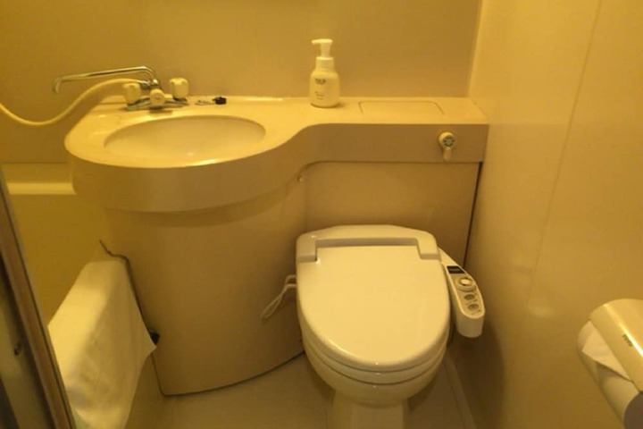 Room 16 of 42