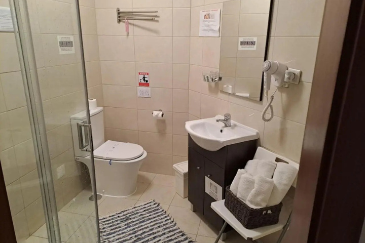 Room 7 of 15