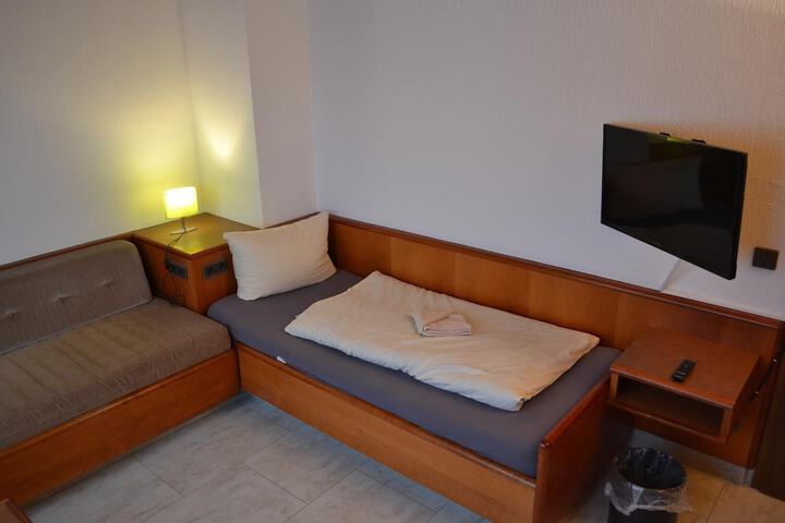 Room 7 of 30
