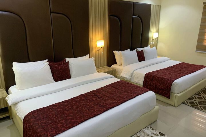 Room 14 of 18