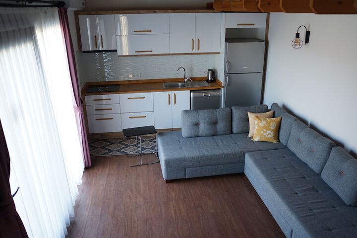 Room 6 of 139
