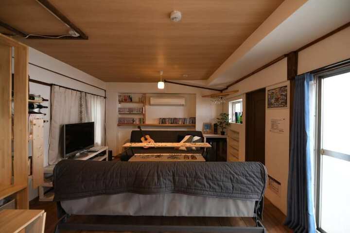 Room 6 of 35
