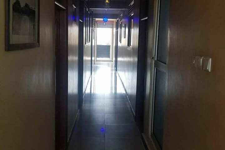 Ballroom/Hall 8 of 9