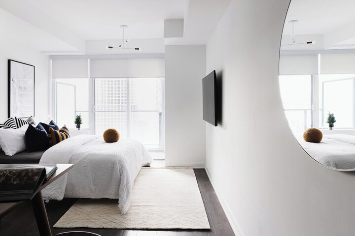 Room 26 of 136