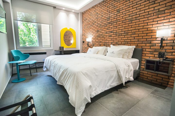 Room 15 of 76
