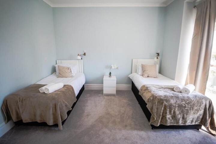 Room 11 of 27