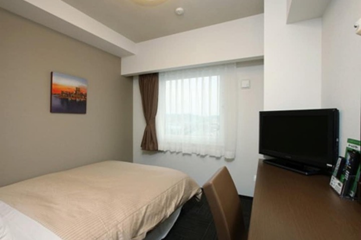 Room 2 of 27