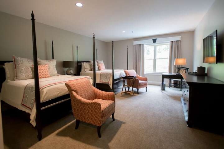 Classic 2 Queen Beds (5 of 7)