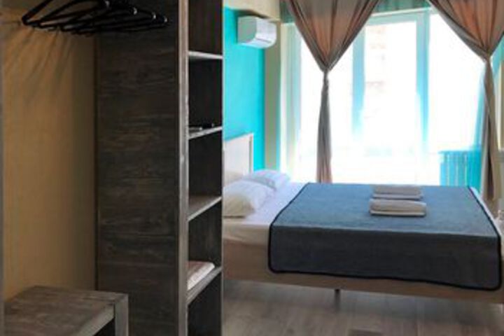 Room 16 of 33