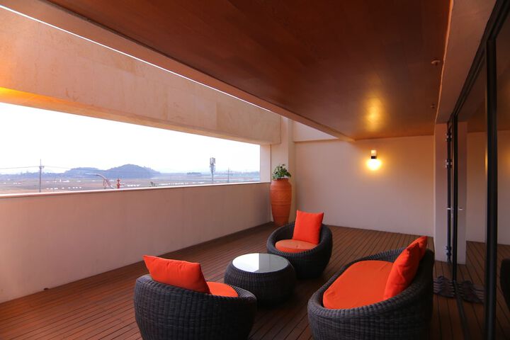 Room 83 of 190