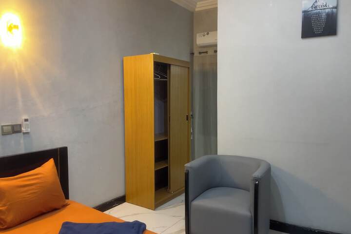 Room 15 of 22