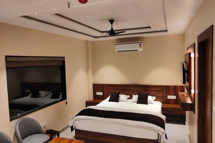 Room 3 of 23