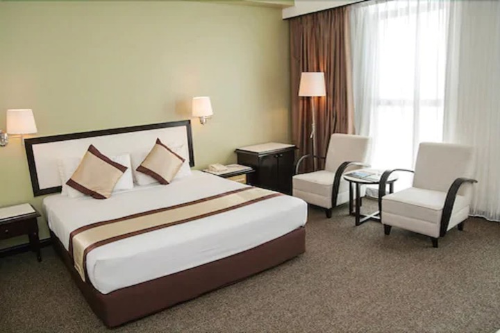 Room 17 of 43