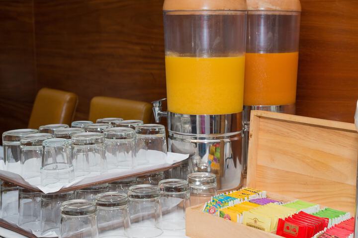 Breakfast/Coffee Service 34 of 76