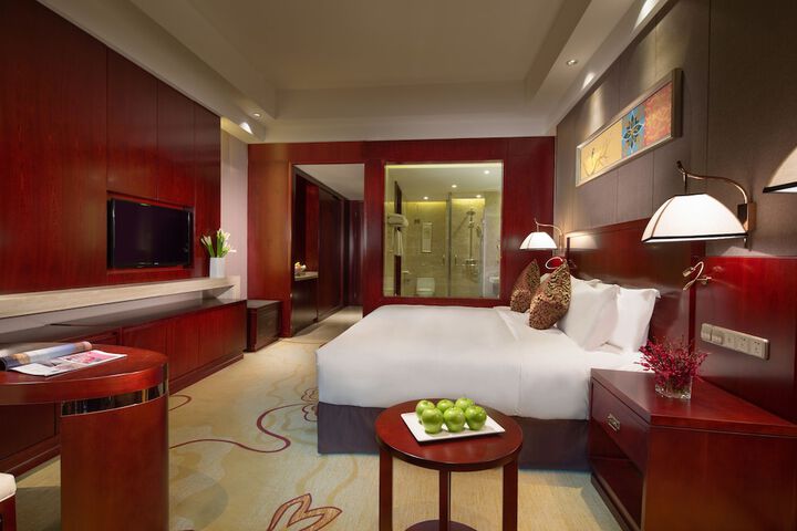 Room 9 of 40