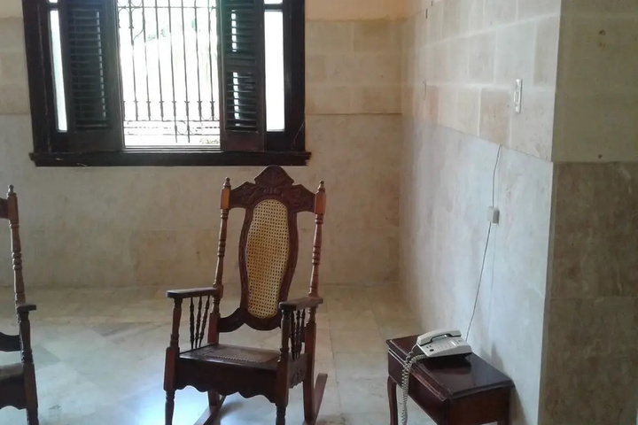 Room 10 of 17