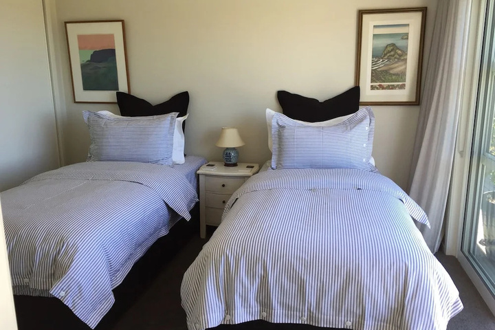 Room 3 of 12