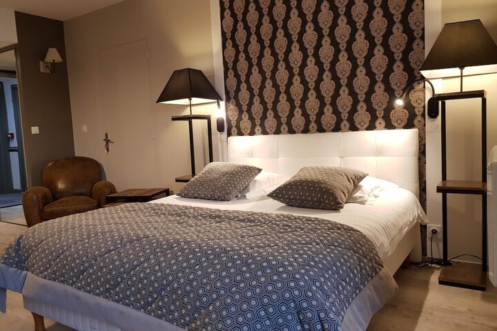 Room 6 of 34
