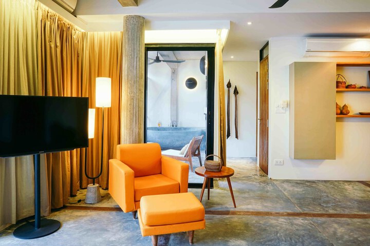 Room 26 of 158