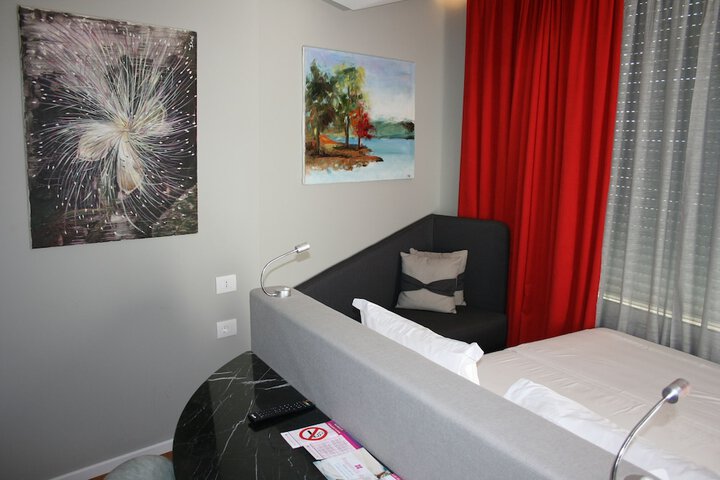 Room 91 of 253