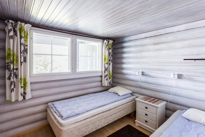 Room 9 of 185