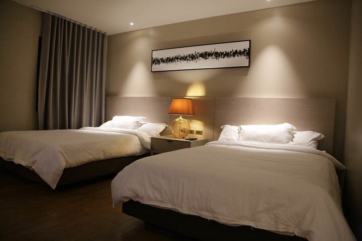 Room 5 of 19