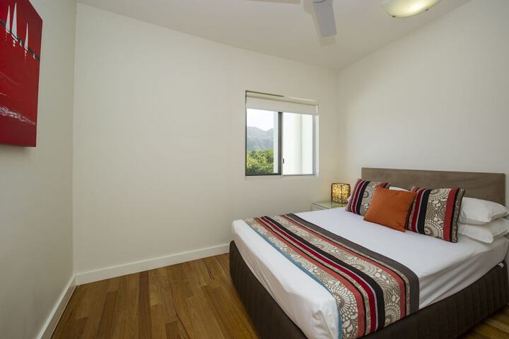 Room 2 of 16