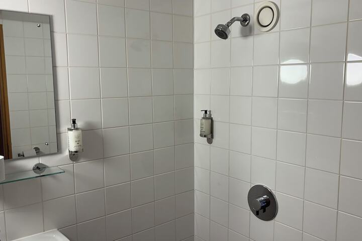 Room 60 of 83
