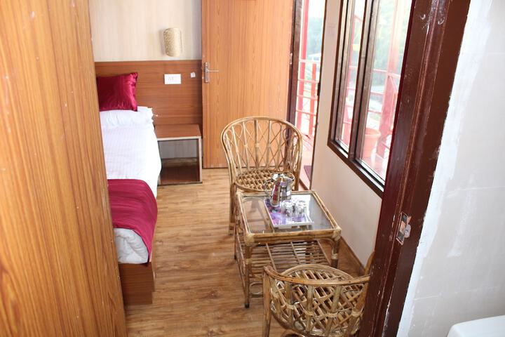 Room 9 of 67