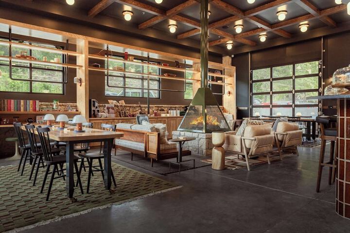 Hotel Lobby