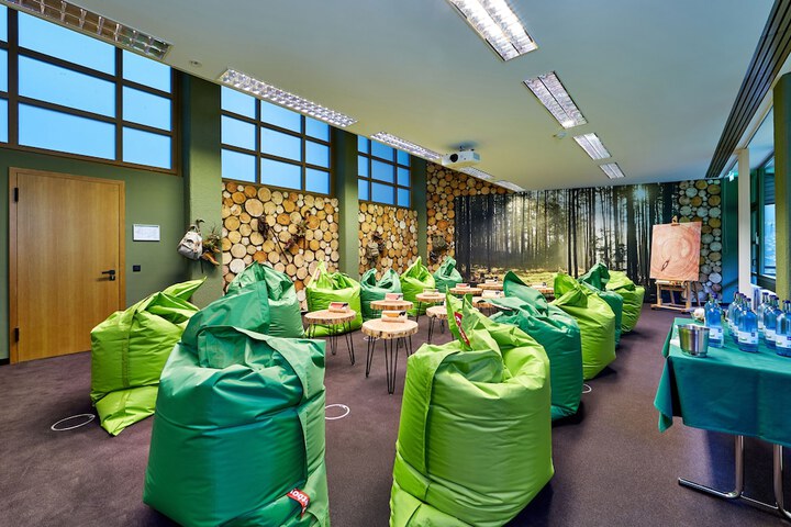 Business Center 62 of 74