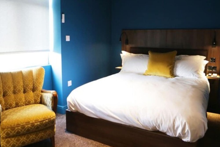 Room 4 of 14