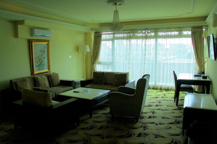 Room 43 of 66
