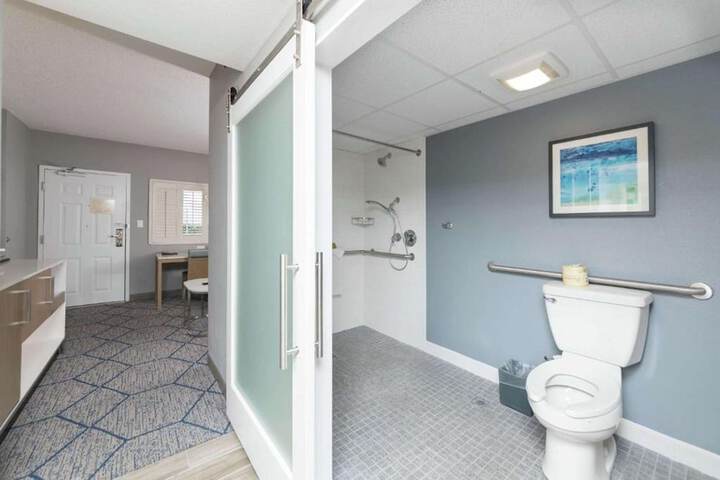 Bathroom shower