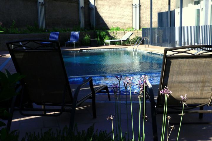 Hotel Pool